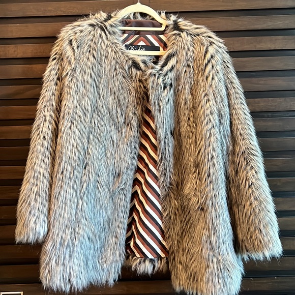 MARC JACOBS Rickie Raccoon Faux Fur Coat - Picture 2 of 7